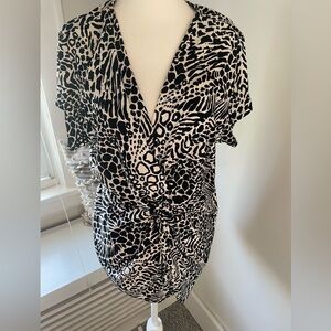 Womens Animal Abstract Print Twist Front Top